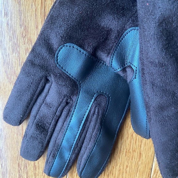 NWT Isotoner smart dri smart touch gloves. Women’s Large - Picture 2 of 6